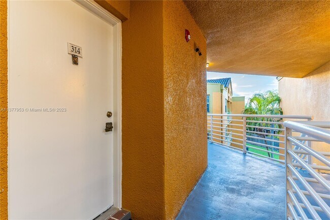 Building Photo - 9715 Fontainebleau Blvd