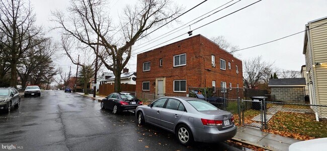 Foto del edificio - 3207 11th Pl SE