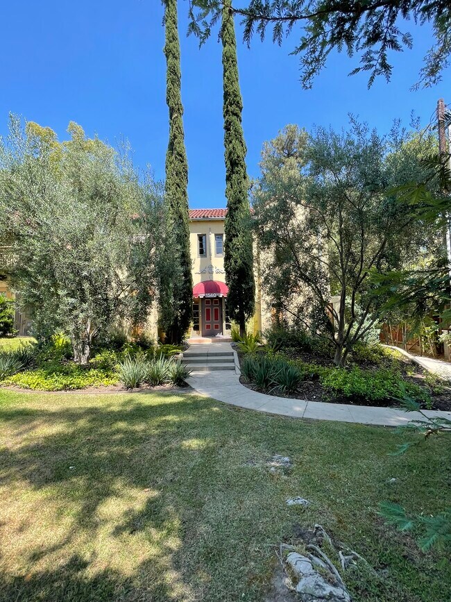 Foto del edificio - 1540 N Lake Ave