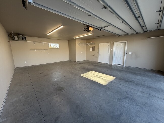 Foto del edificio - 1405 Harmony Ct