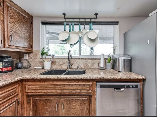 Foto del edificio - Beautiful Solar-Powered 4 Bedroom Home