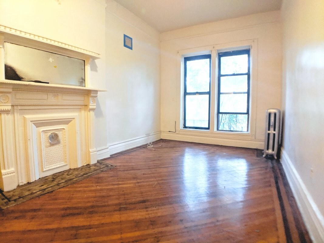 Primary Photo - 30 Edgecombe Ave