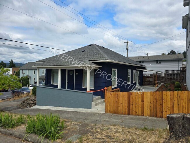 Foto del edificio - Recently Remodeled 2 Bd Home in Kalama with W/D Hookups!