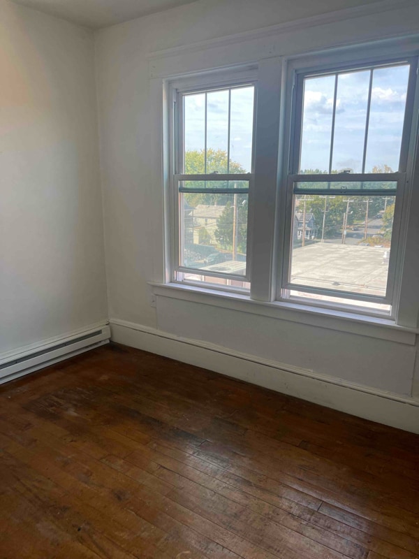 Building Photo - 11 Conway St