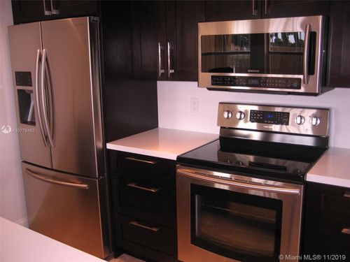 Foto principal - 350 NW 84th Ct