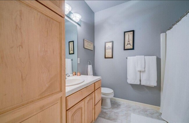 Foto del edificio - Spacious 4BR House in Portland