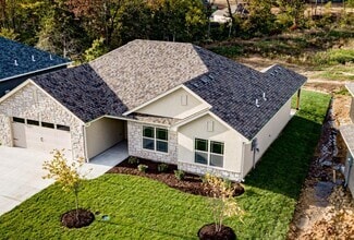 Building Photo - 1625 Spring Mountain Dr