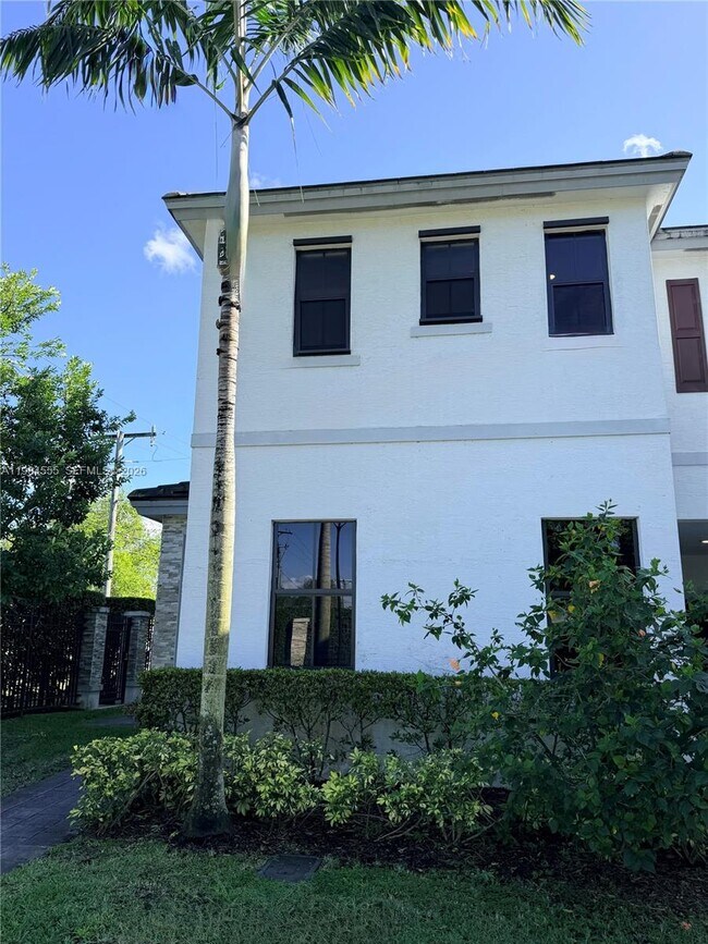 Building Photo - 1502 SW 29th St