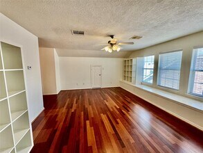 Building Photo - 7608 Janak Dr