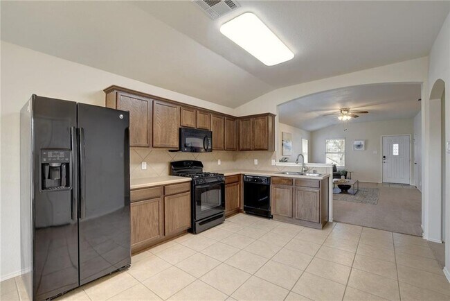 Building Photo - 150 Feathergrass Dr