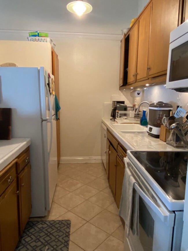 Building Photo - 902 Camino Real