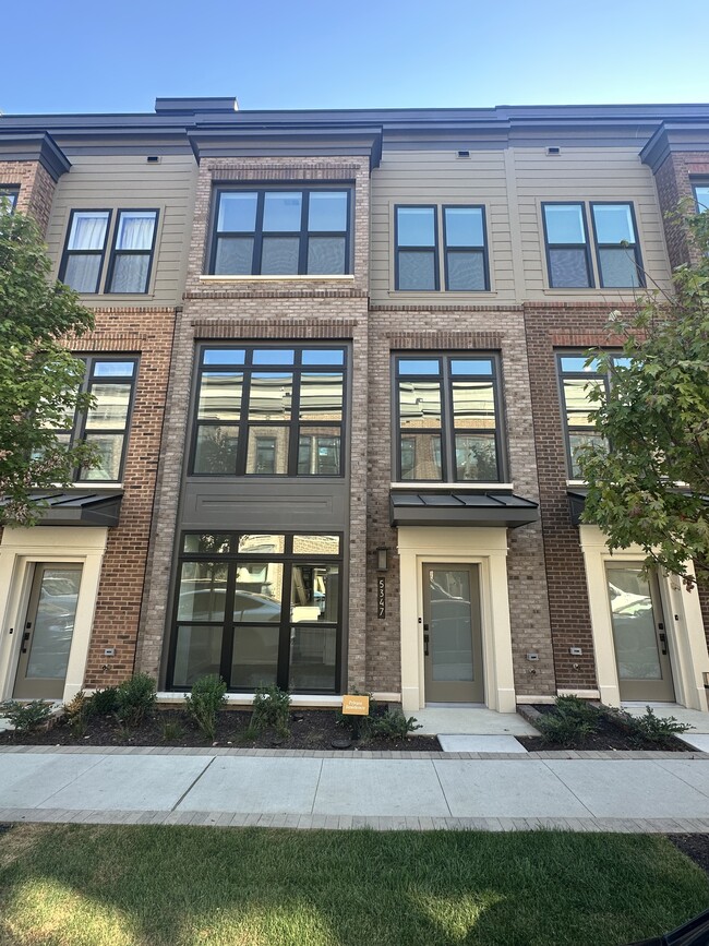 Building Photo - 5347 ZENITH OVERLOOK