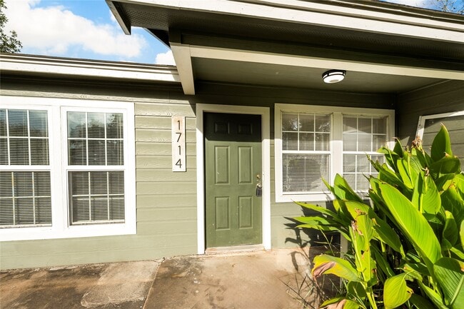 Building Photo - 1714 N Avenue H