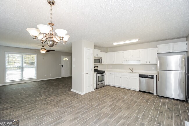 Building Photo - 333 Oak Landing Cir