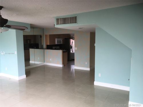 Foto del edificio - 9240 Fontainebleau Blvd