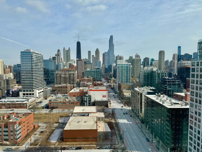 Building Photo - 460 W Chicago Ave