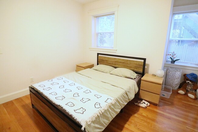 Foto del edificio - 30 Upland Rd