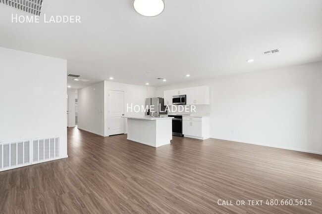 Building Photo - 1360 W Inca Dr