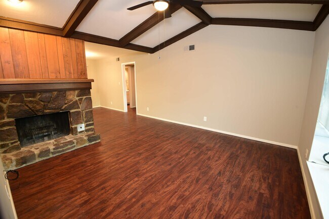 Building Photo - 4412 W 68th St S