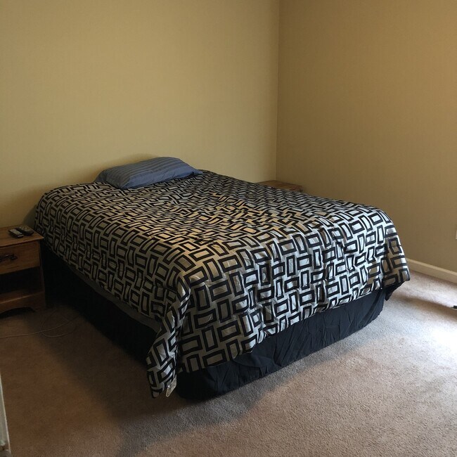 Foto del edificio - 112 Eagle Pt Lp