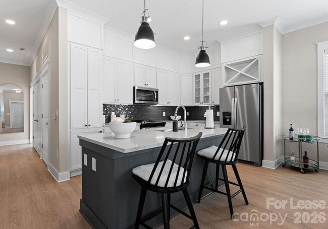 Foto del edificio - 1241 Columbia Cir