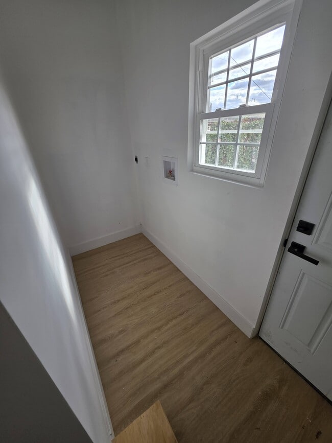 Building Photo - 2304 W Huntingdon St