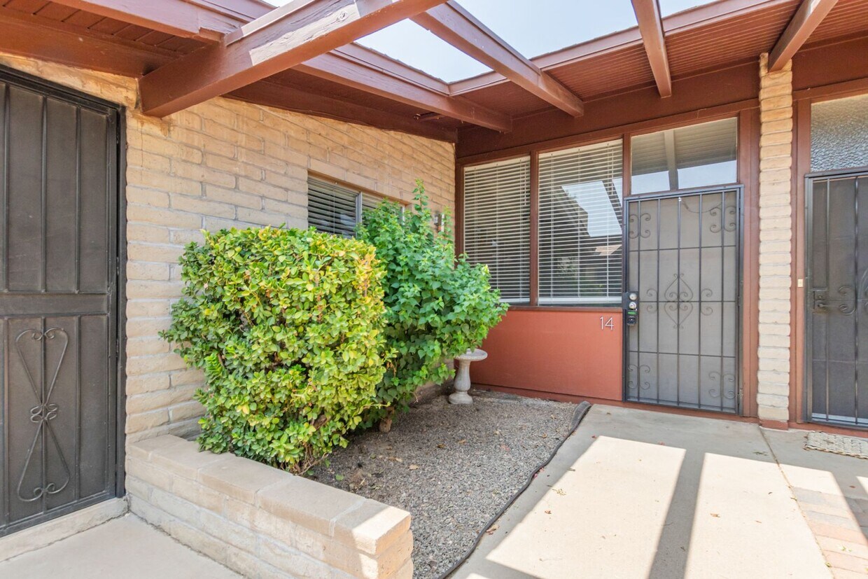 Primary Photo - 2-Bedroom Condo in Citrus Acres Steps from...