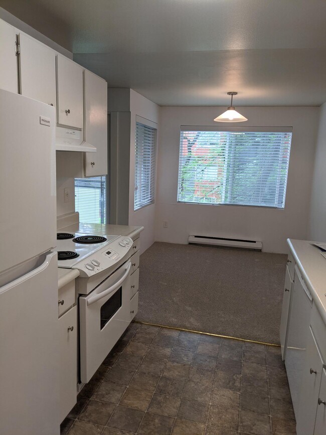 Foto del edificio - 7021 Sand Point Way NE