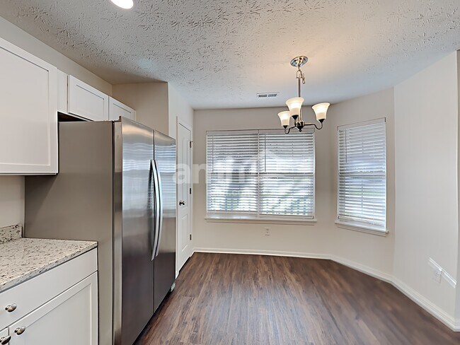 Foto del edificio - 1145 Bumblebee Way