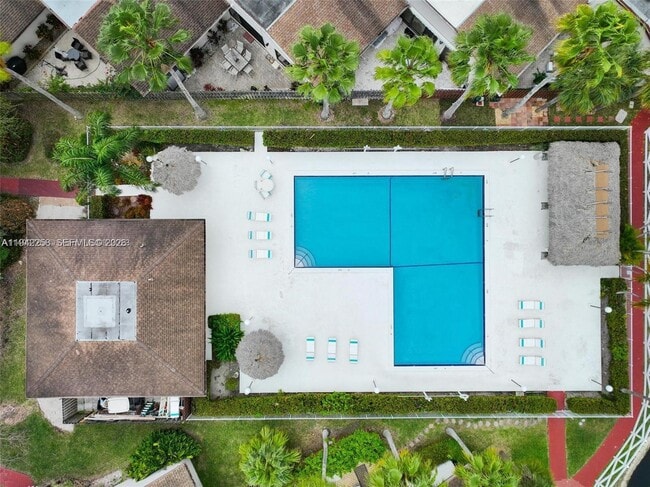 Foto del edificio - 2753 Parkview Dr S