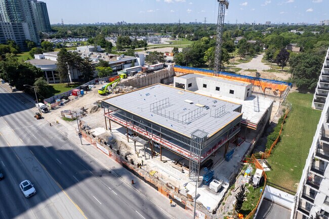 Juillet 2023 - Plaza on Yonge