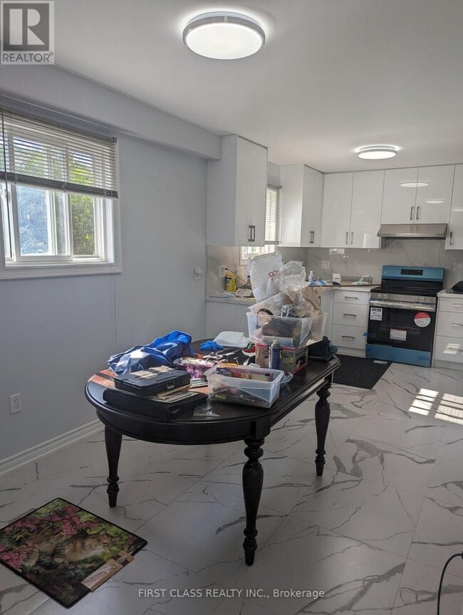 Building Photo - 121 Pindar Crescent