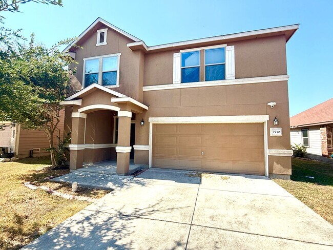 Foto del edificio - **APPLICATION RECEIVED** **MOVE IN SPECIAL** 2-Story 5 Bedroom / 3.5 Bath Home Near Randolph AFB!