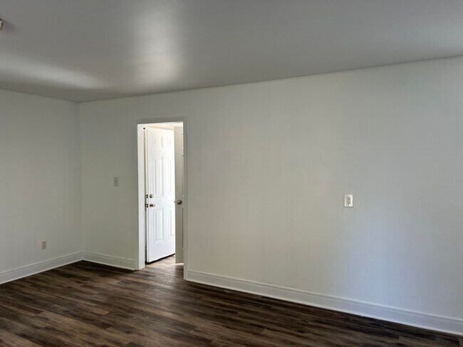 Foto del edificio - 12757 De Cook Dr