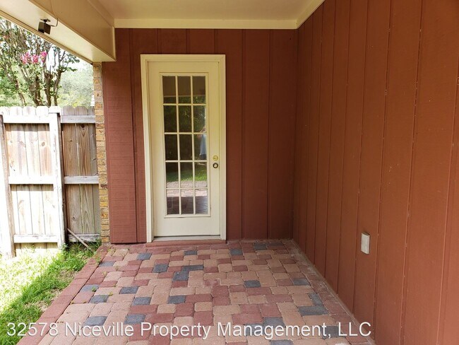 Building Photo - 4 br, 3 bath House - 818 St. Joseph Cove