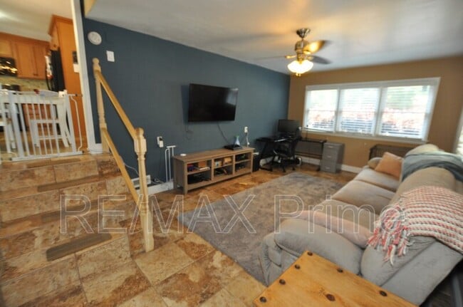 Building Photo - 104 McCosh Dr