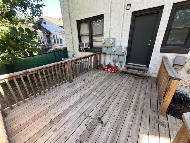 Building Photo - 3019 N Robinson Ave