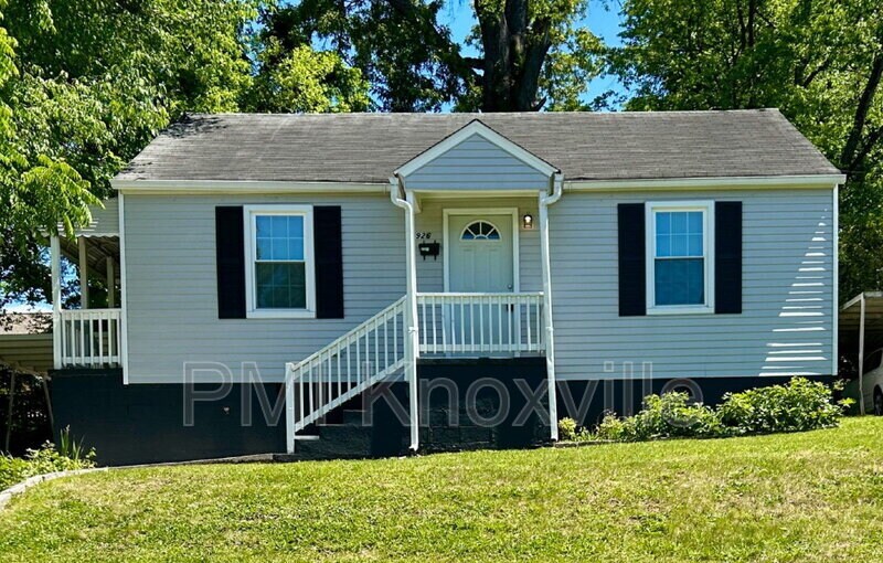 Photo - 926 Ledgerwood Avenue