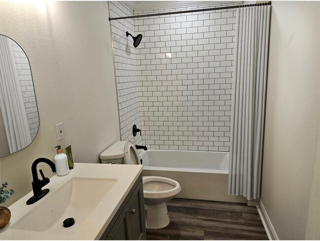 Foto del edificio - 5804 N Miami Pl