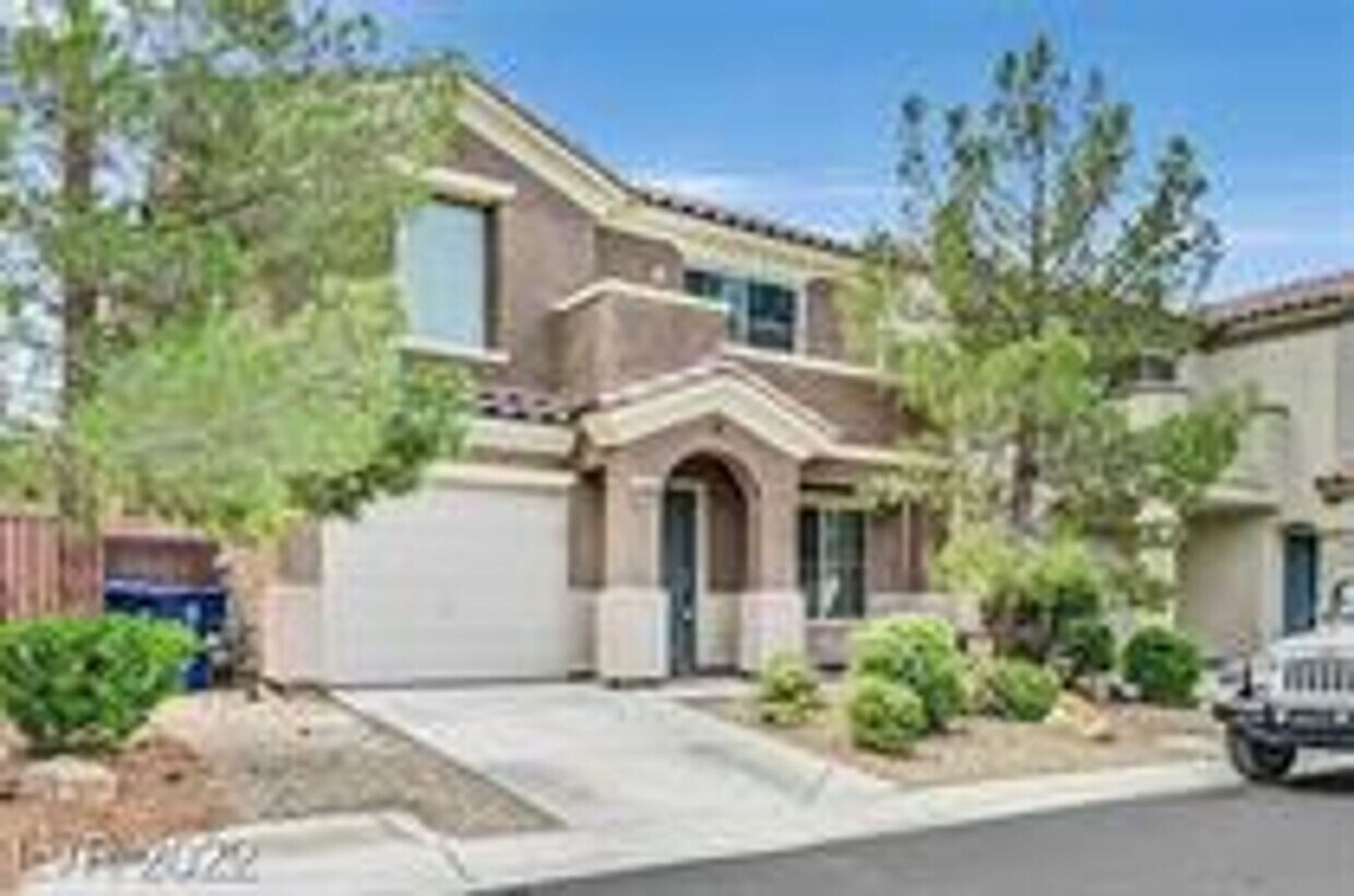 Building Photo - 3 bedroom 2.5 bath home