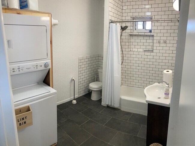 Foto del edificio - 2202 Lexington Ave