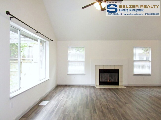 Building Photo - Handsome 4 bd. home near schools, parks, &...