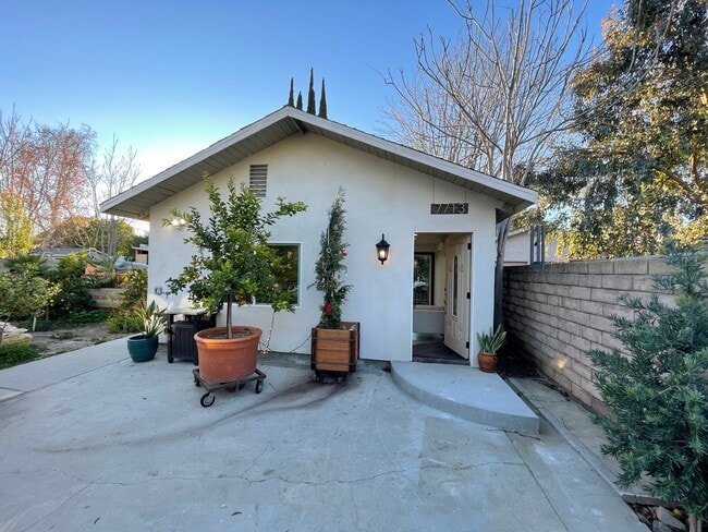 Building Photo - 7713 Owensmouth Ave