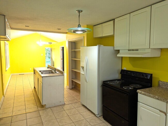 Foto del edificio - 608 Woodyard Rd