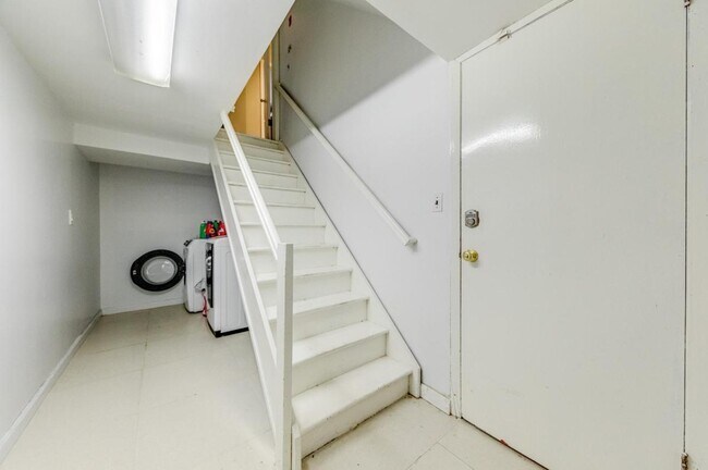 Building Photo - 1554 Stony Brook Rd