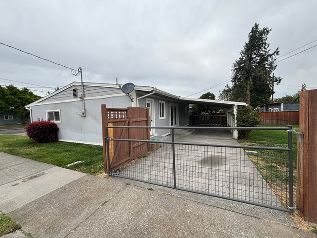 Building Photo - 1216 Quinton St