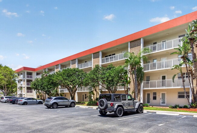 Building Photo - 3150 NE 48th Ct
