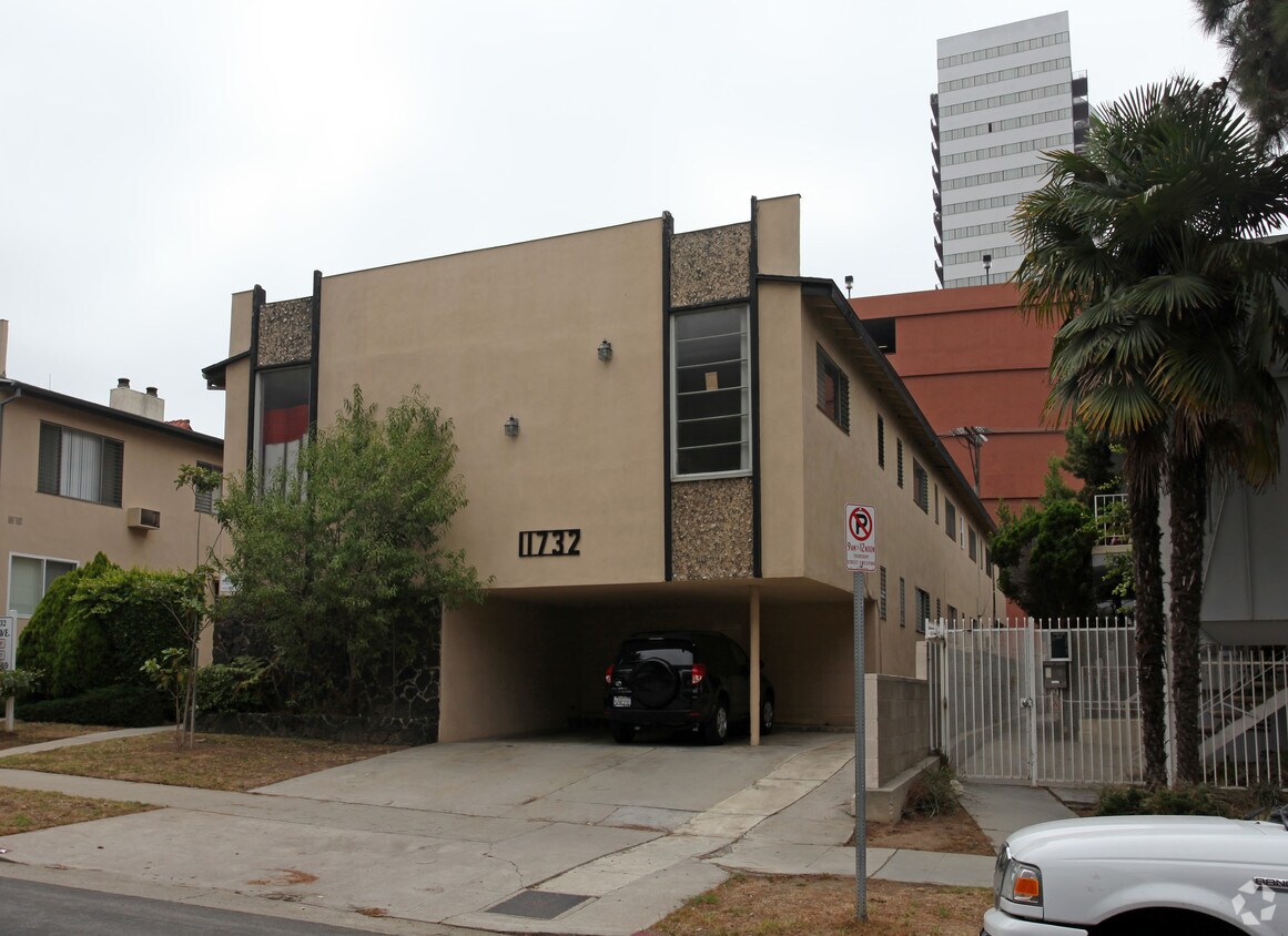 Primary Photo - 11732 Goshen Ave