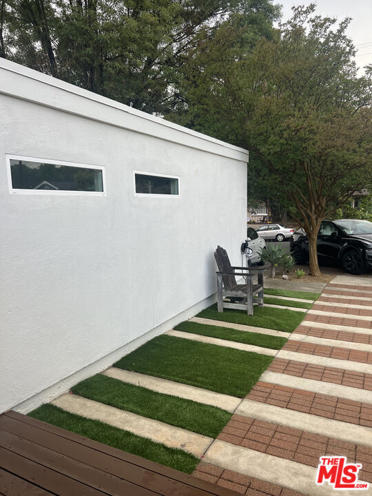 Foto del edificio - 7040 Semrad Rd