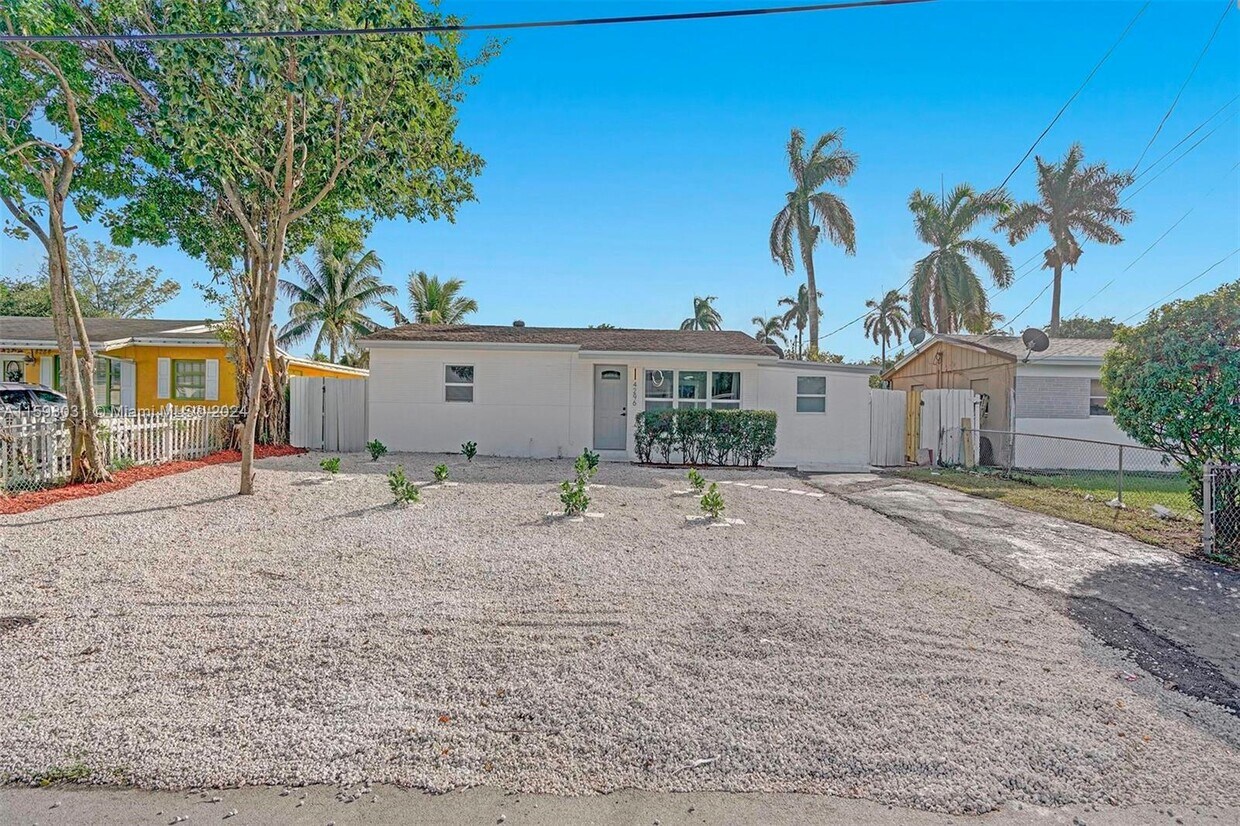 Primary Photo - 4296 SW 49th St
